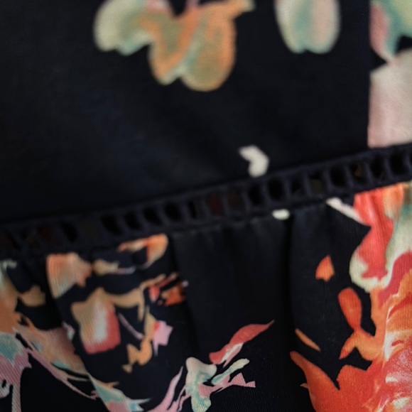 New Directions Flutter Sleeve Floral Tunic in Orange and Pink - Picture 13 of 17